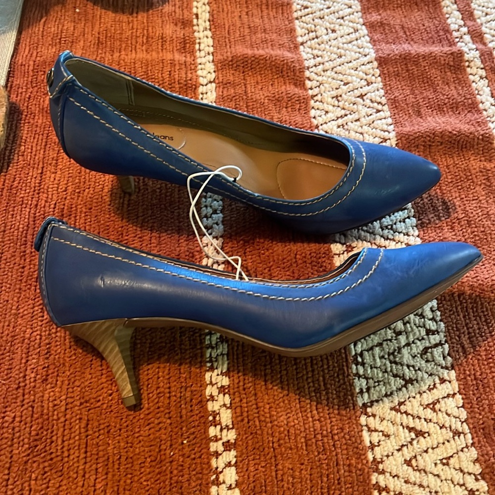 Cute Calvin Klein shoes, size is 7 1/2.  Brand new never worn without tag.